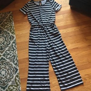 Old Navy romper/jumpsuit size small.